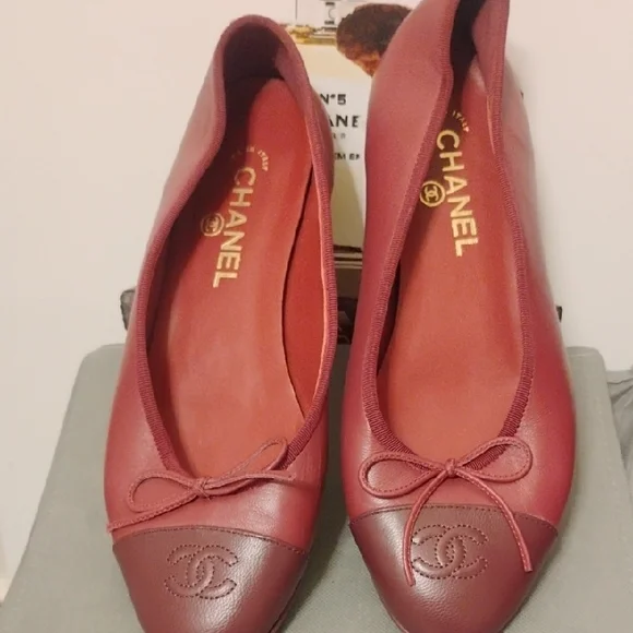 CHANEL Women's Burgundy Leather Loafers - Picture 2 of 6